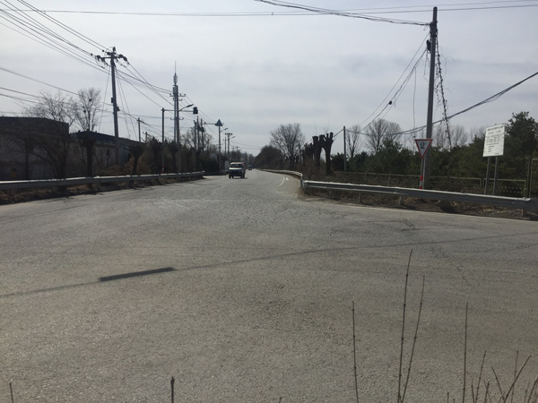 公司门前道路